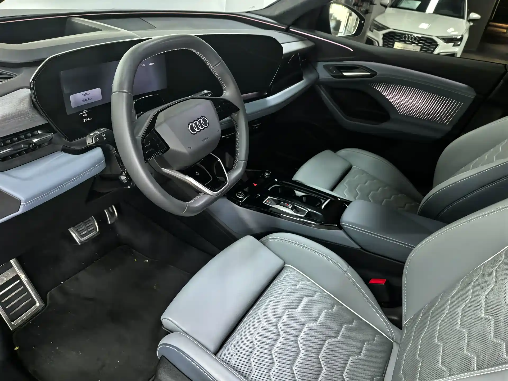 Photo 10 - Audi Q6L e-tron