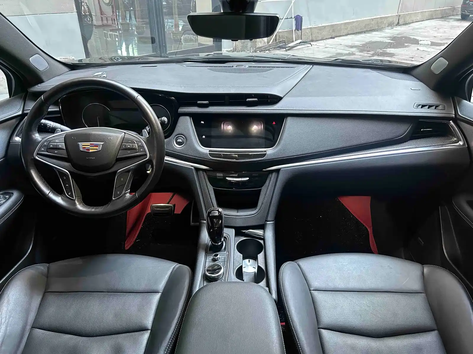 Photo 6 - Cadillac XT5