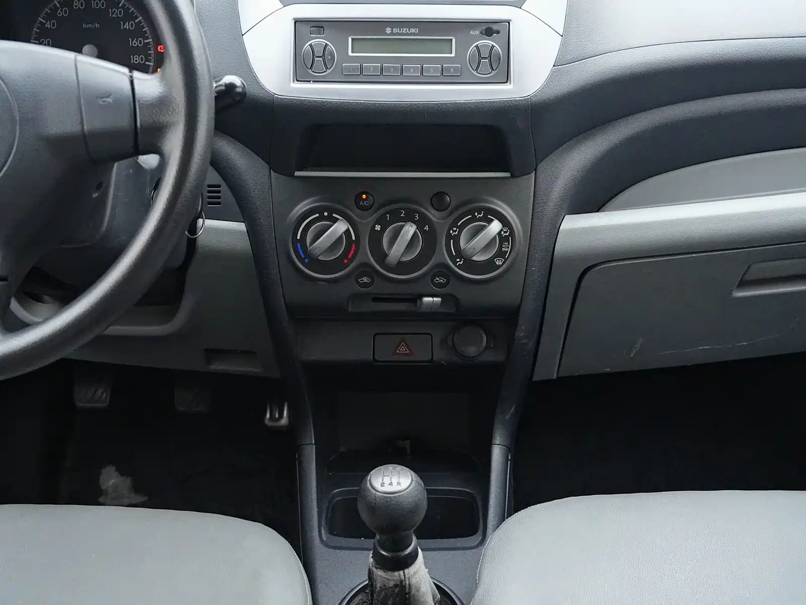 Photo 11 - Suzuki Alto