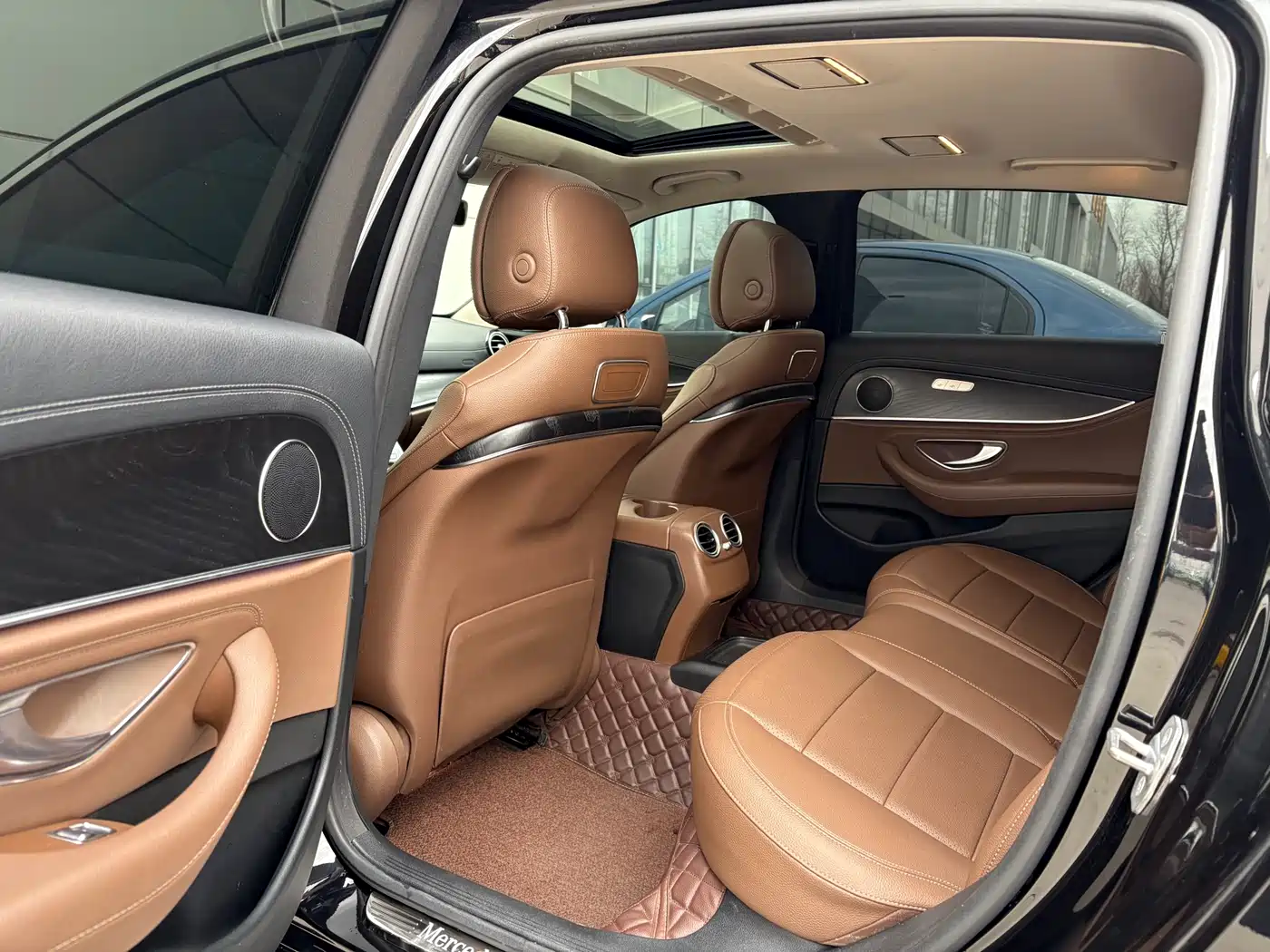 Mercedes-Benz E-Class 2018 E 200 L Sport 4MATIC фото 8