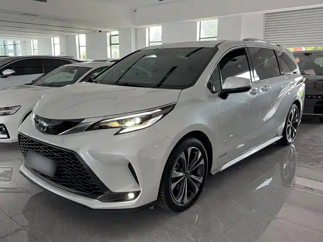 Toyota Granvia 2023
