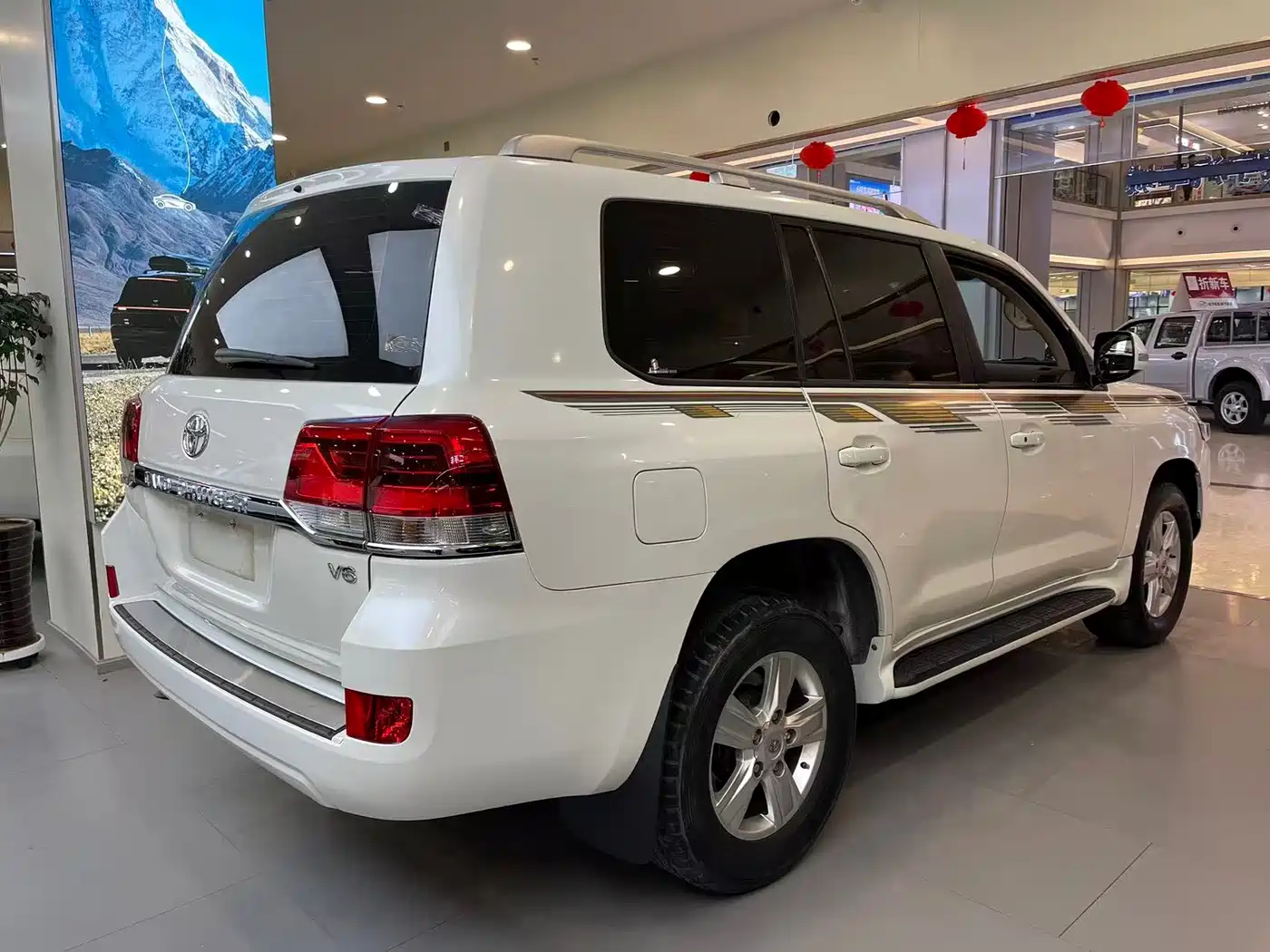 Toyota Land Cruiser (Import) 2016 2015 4.0L V6 Middle East Low Configuration Edition