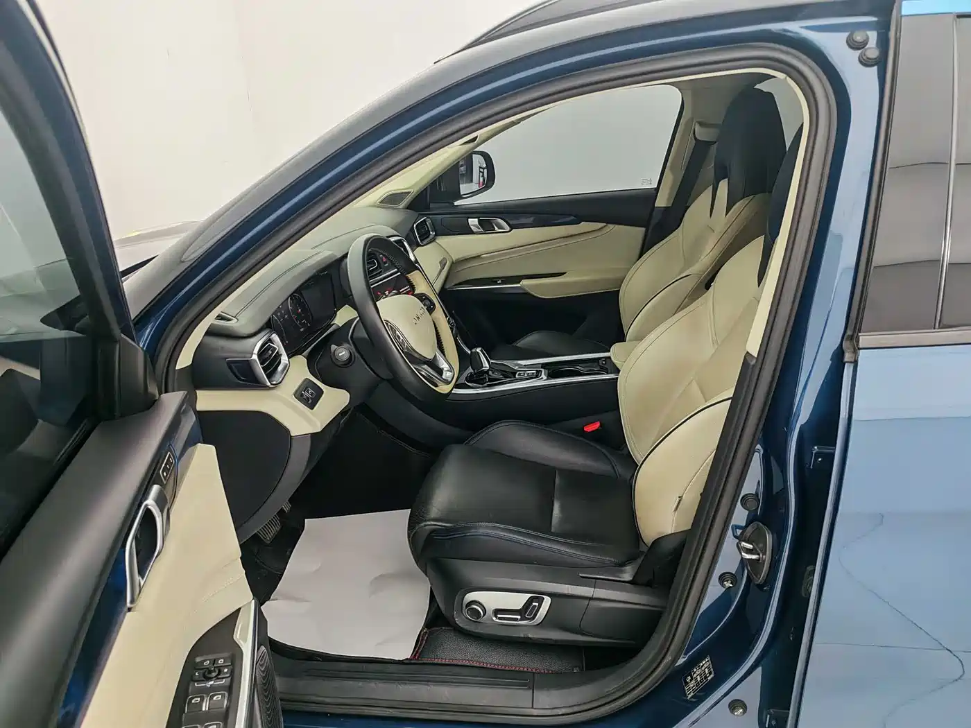 Lynk & Co 01 2019 2.0T 2WD Pro Edition China V фото 9
