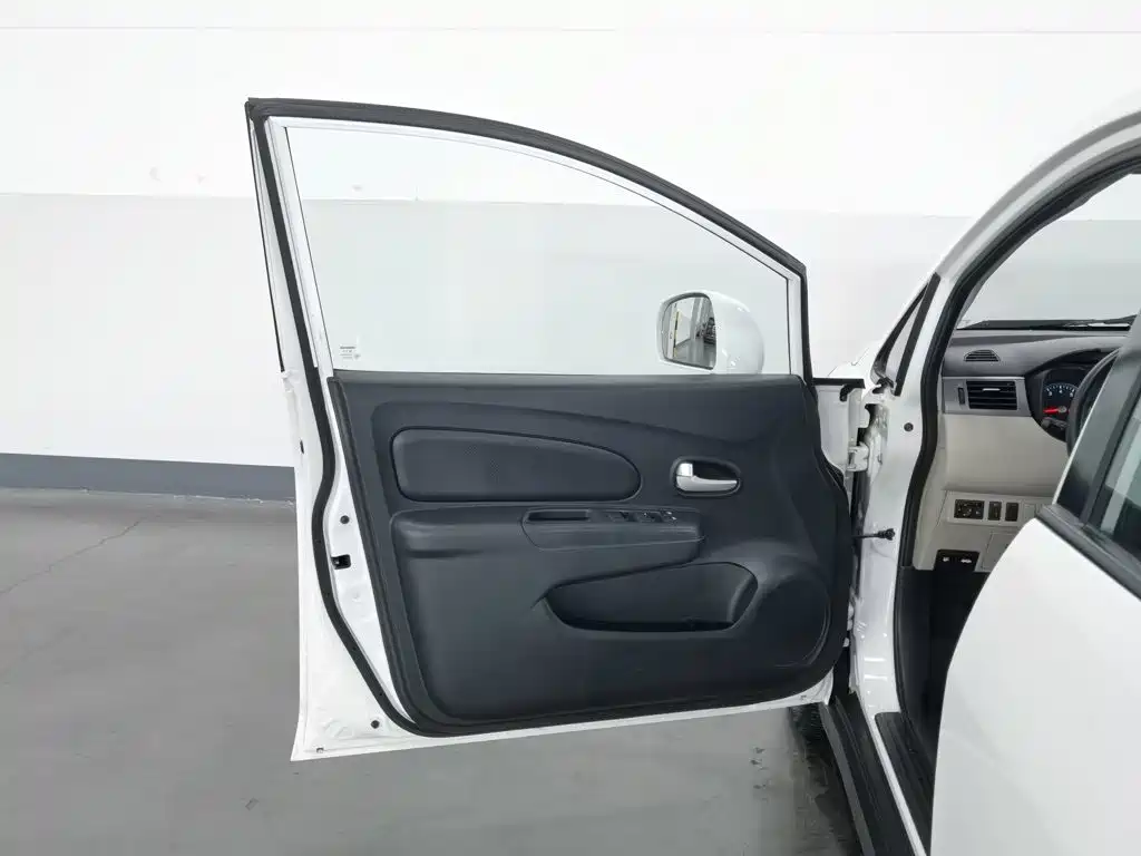 Venucia R50 2018 2016 Model 1.6L Manual Elite Edition