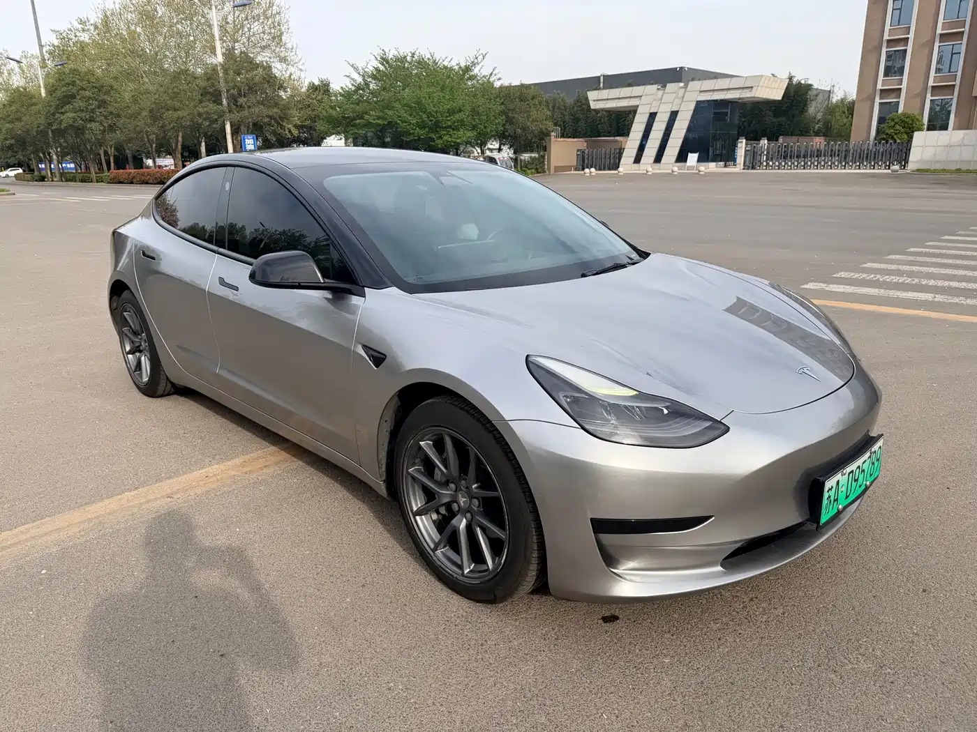 TESLA MODEL 3