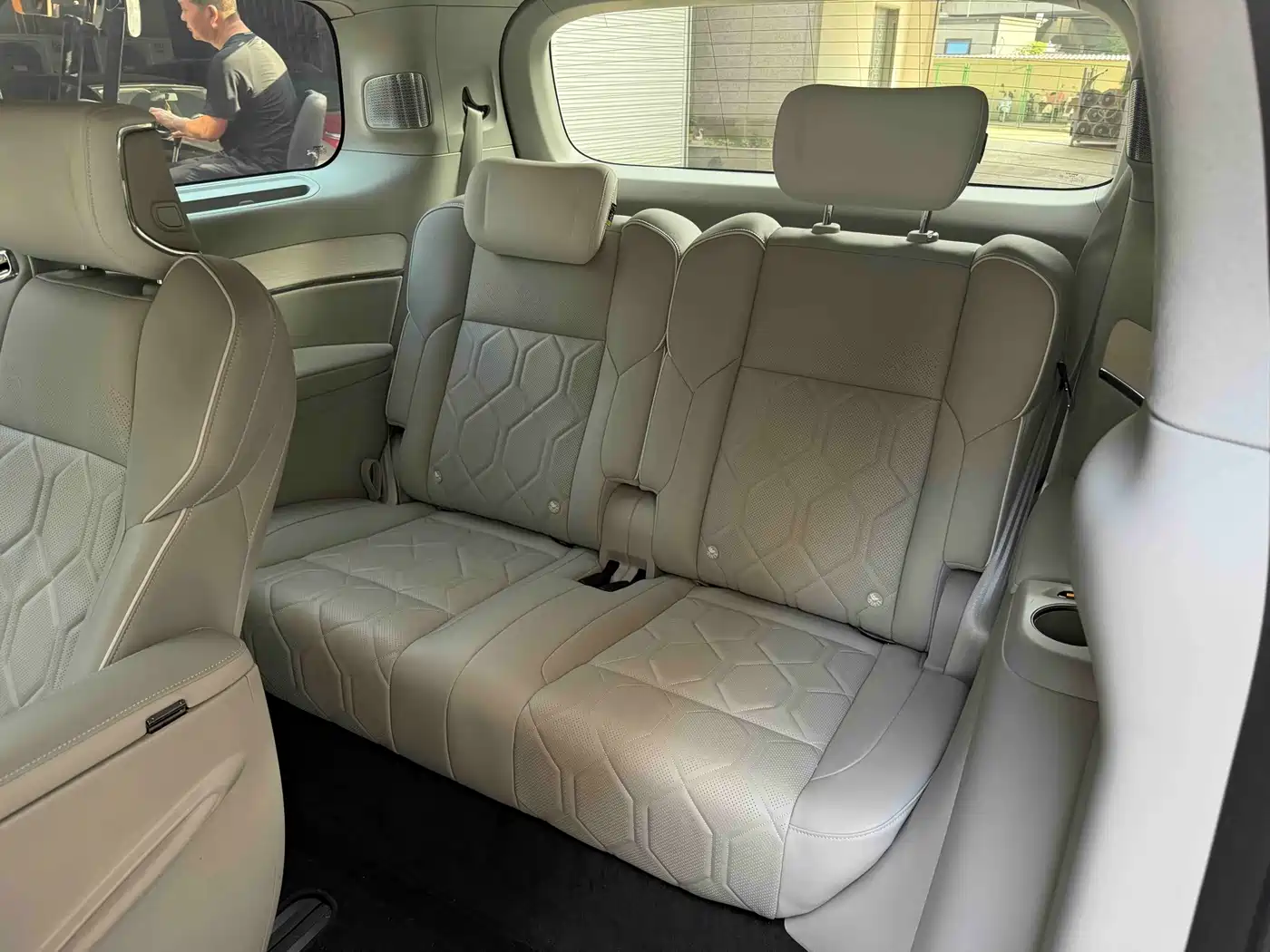 Volvo EM90 2024 2025 Ultra Six-Seater