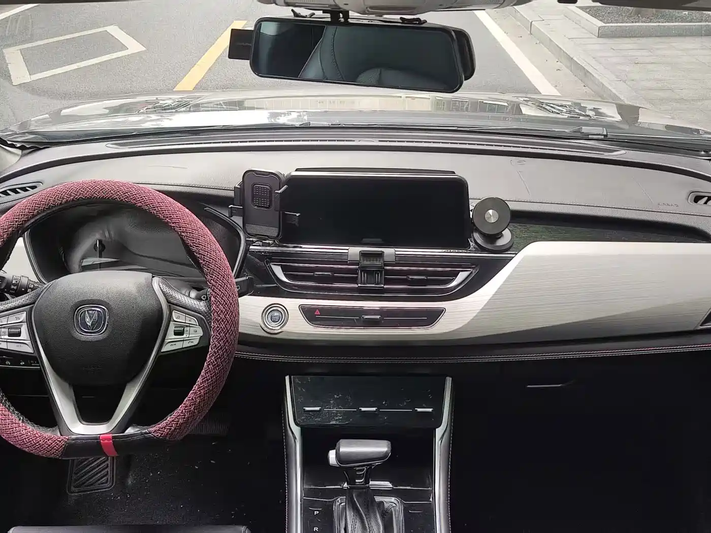 Фото 9 - Changan CS75