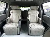 Photo 36 - Toyota Sienna