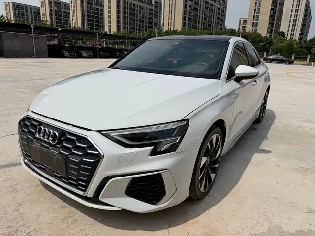 Audi A3 A3L Limousine 35 TFSI, Стиль Спорт