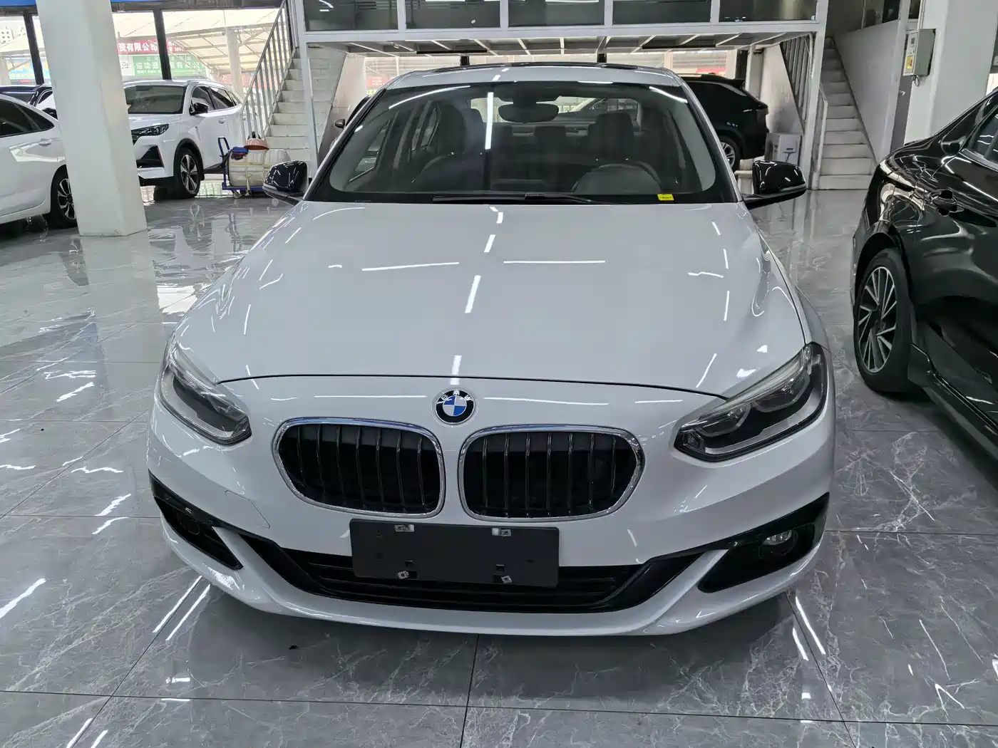 BMW 1 Series 2017 118i Sport фото 2