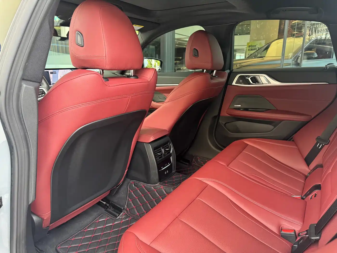 BMW 4 Series 2024 430i Gran Coupe M Sport Shadowline Package фото 10