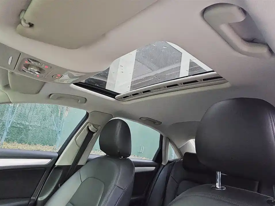 Audi A4L 2013 35 TFSI Automatic Comfort фото 11