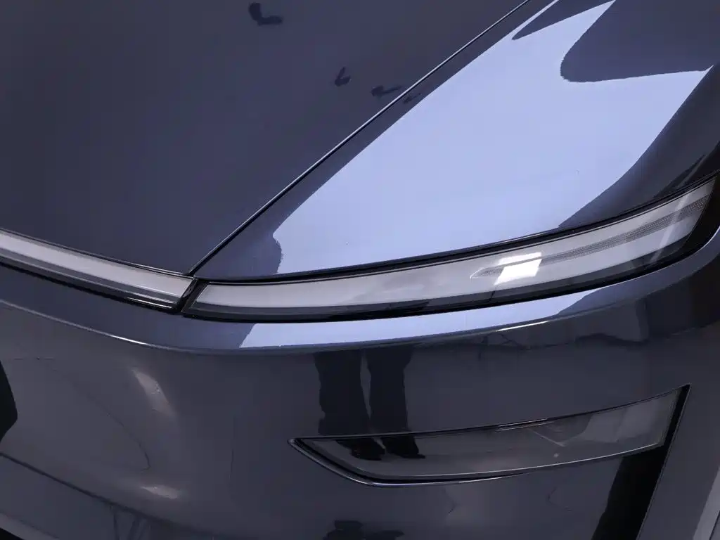 Tesla Model Y 2026 2025 Facelift Long Range All-Wheel Drive