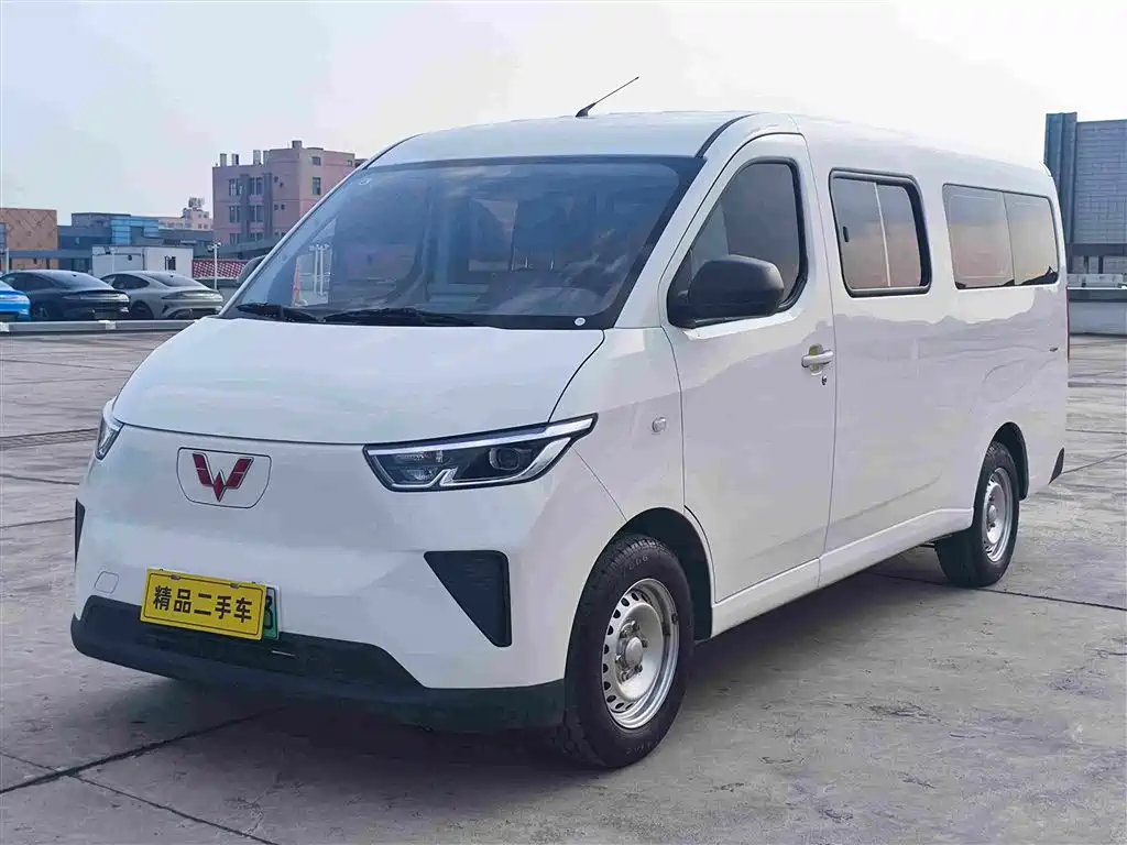 Wuling Motors Wuling Yangguang 2025 2024 300km Comfort Passenger Version 60kW