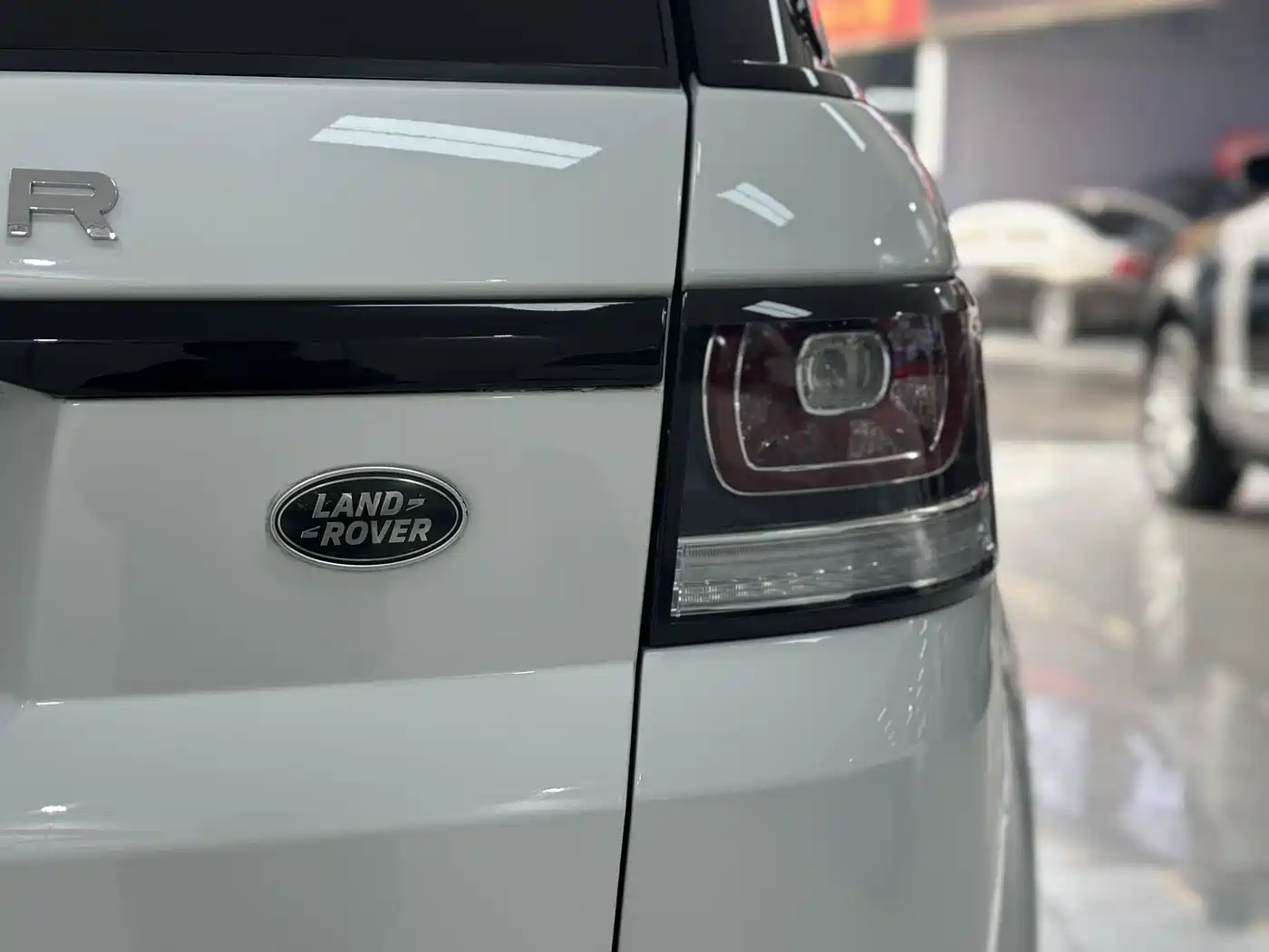 Land Rover Range Rover Sport 2015 3.0 SDV6 HSE фото 16