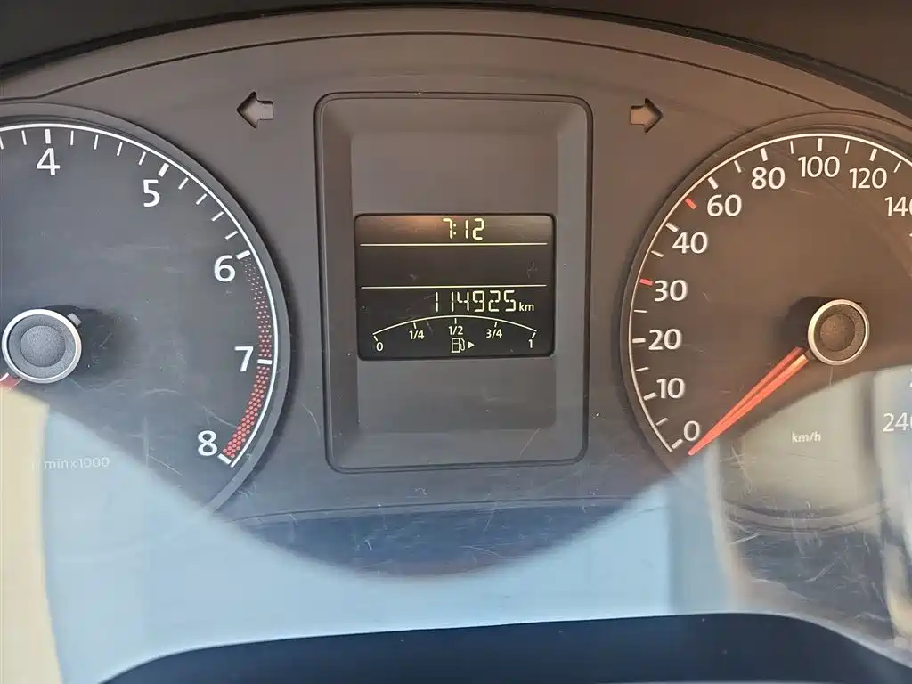 Volkswagen Sagitar 2014 Facelift 1.6L Automatic Comfort фото 3