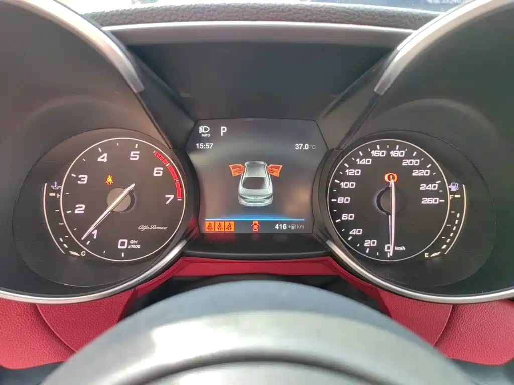 Alfa Romeo Giulia 2017 2017 2.0T 200HP Luxury Edition