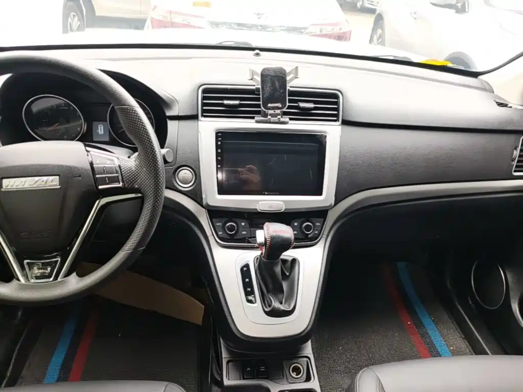 Фото 13 - Haval M6