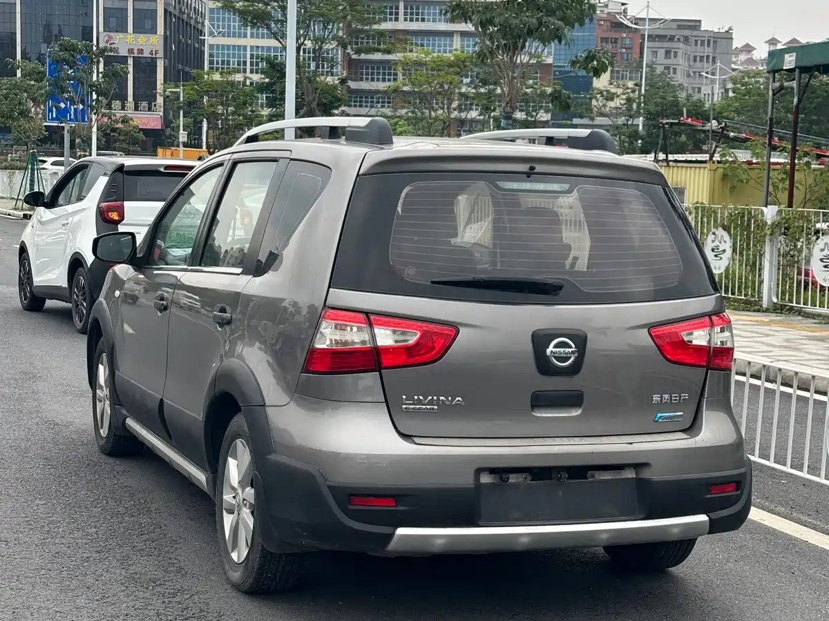 Фото 6 - Nissan Livina