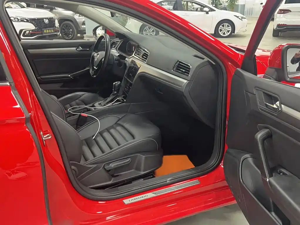 VOLKSWAGEN LINGDU