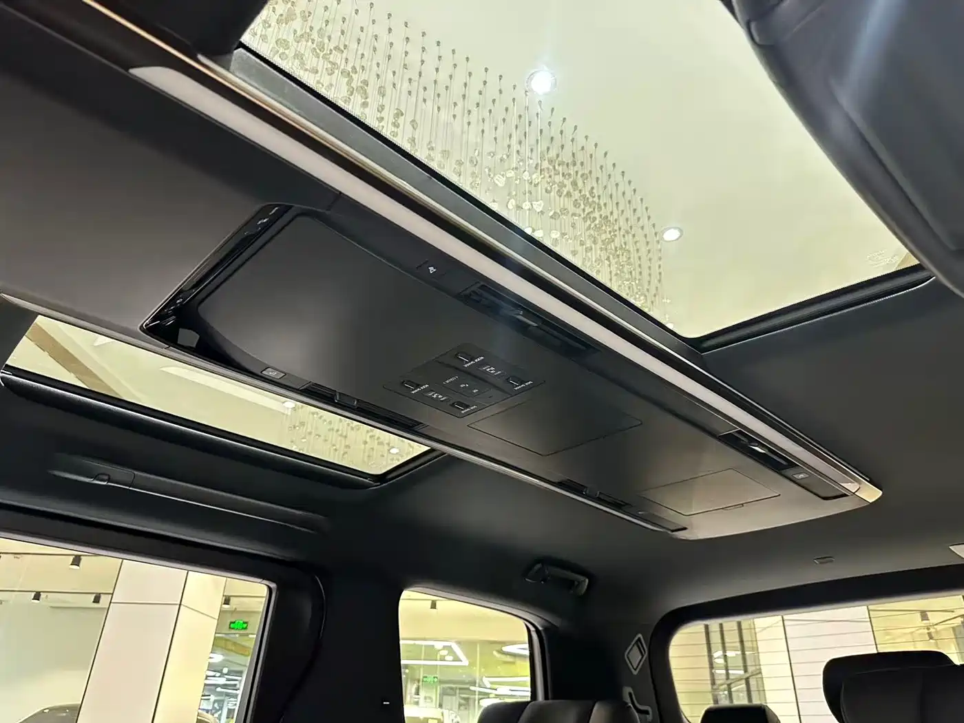 Toyota Vellfire 2025 Crown Hybrid 2.5L Ink Gold Executive Edition фото 11