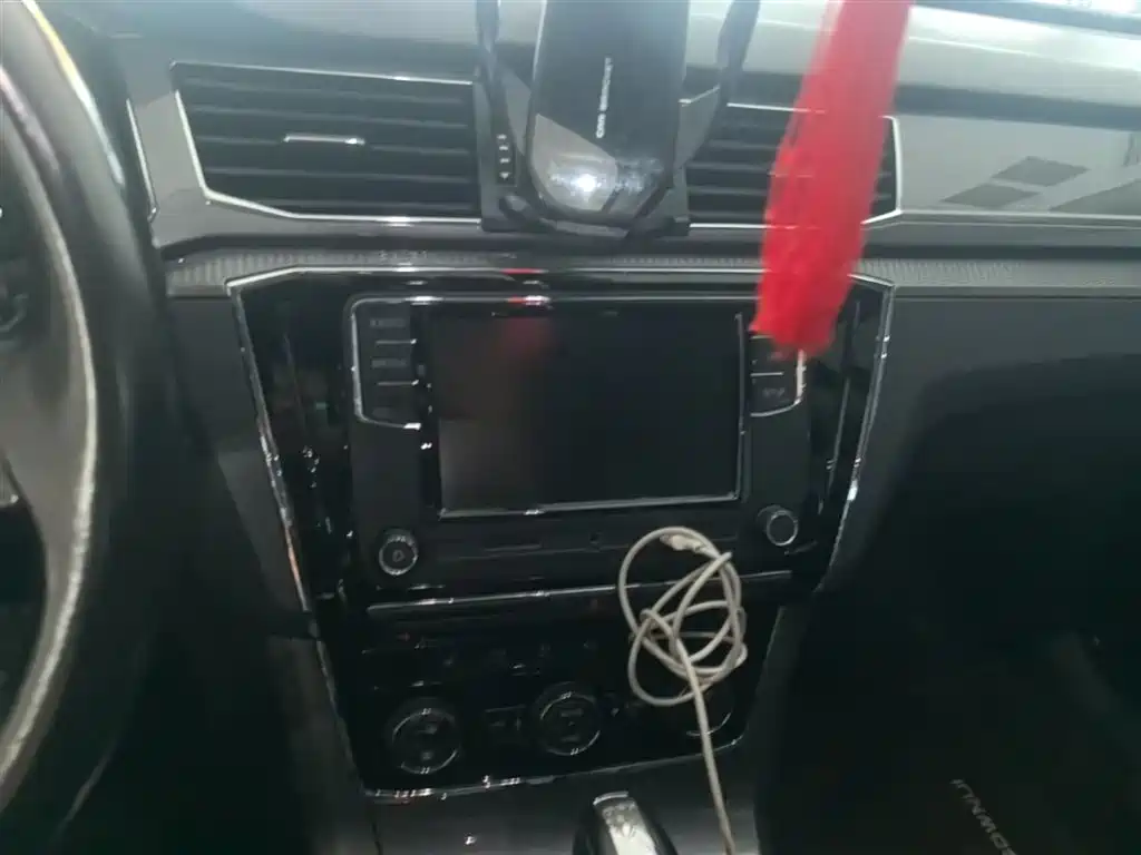 Volkswagen Passat 2017 330TSI DSG Prestige фото 13