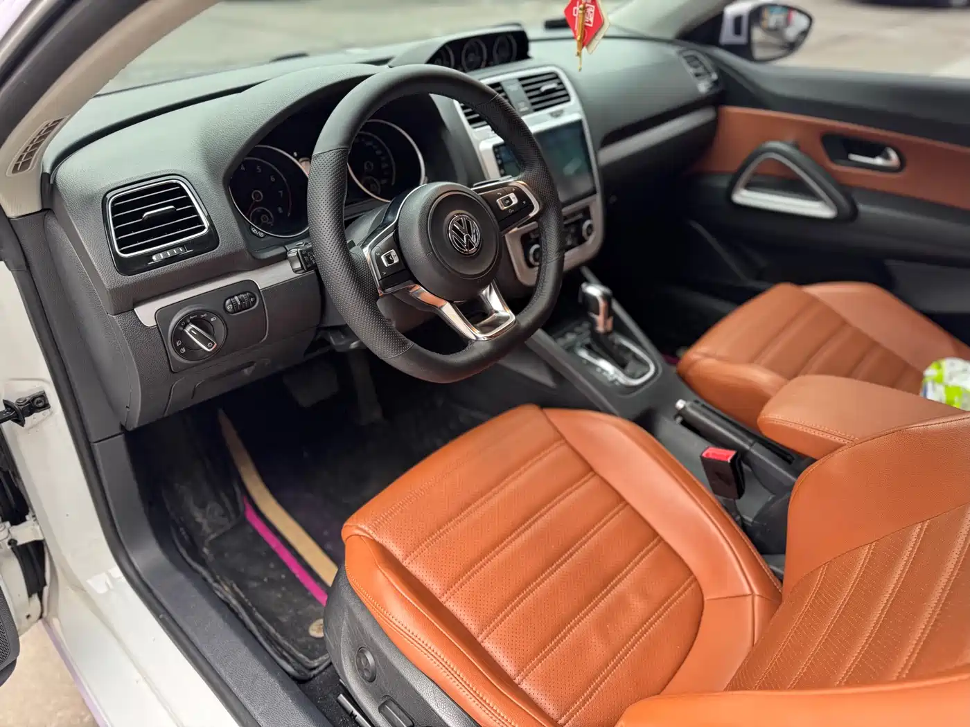 Volkswagen Scirocco 2015 1.4TSI Trend Edition фото 9