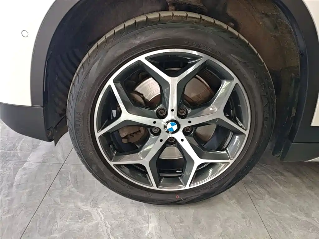 BMW X1 2016 sDrive20Li Luxury Model фото 23