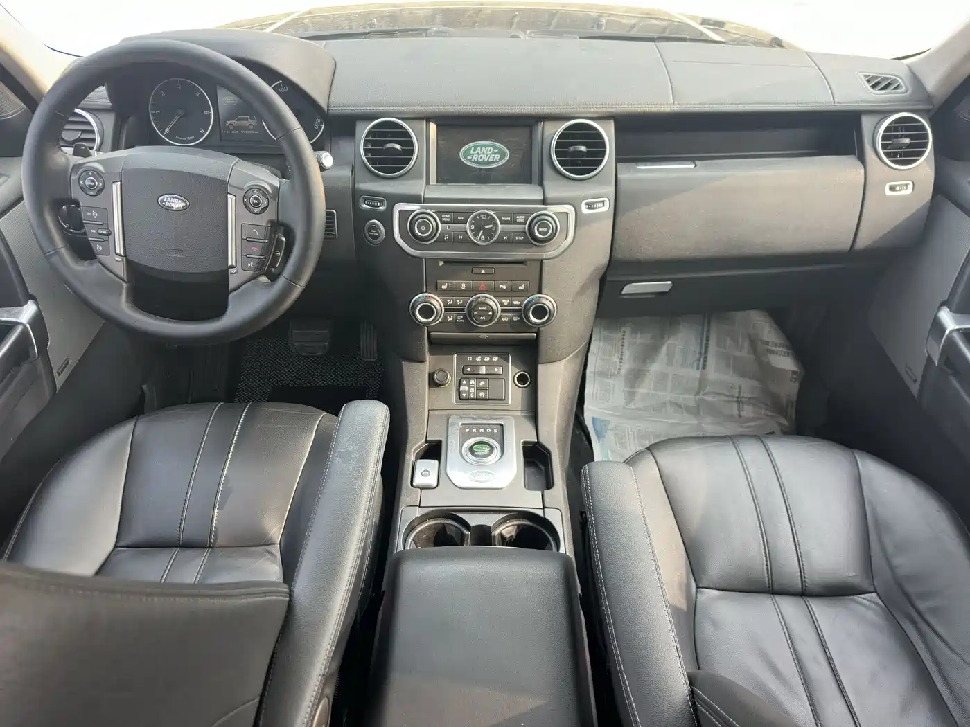 Land Rover Discovery 2014 3.0 SDV6 HSE Diesel фото 10