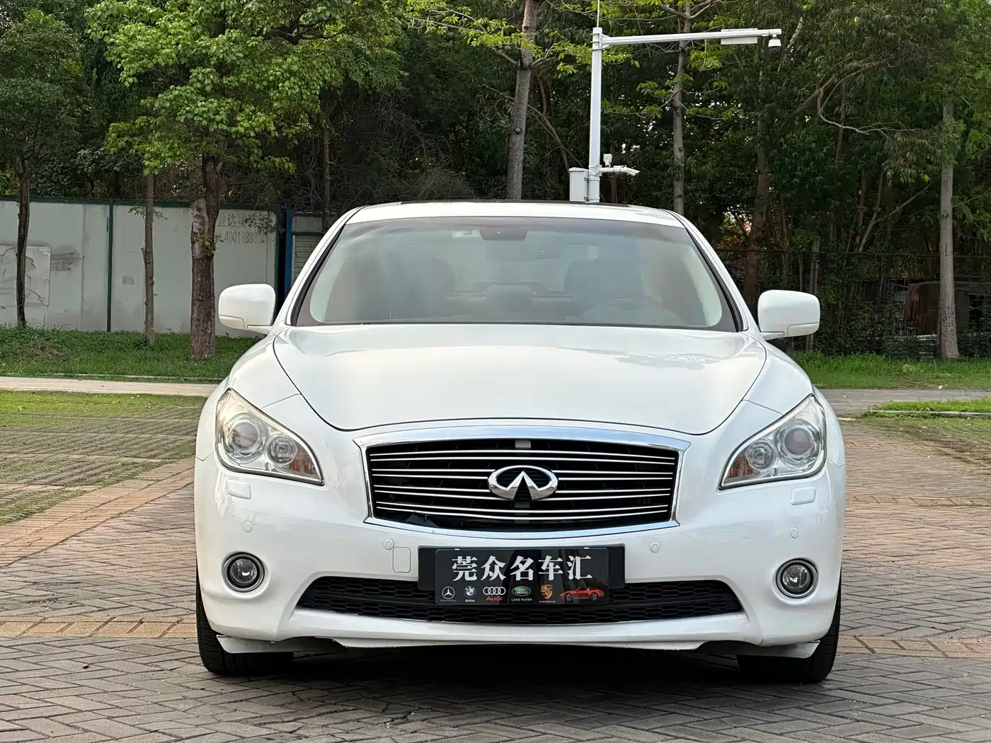 Infiniti M Series 2012 M25L Elegance Edition фото 3
