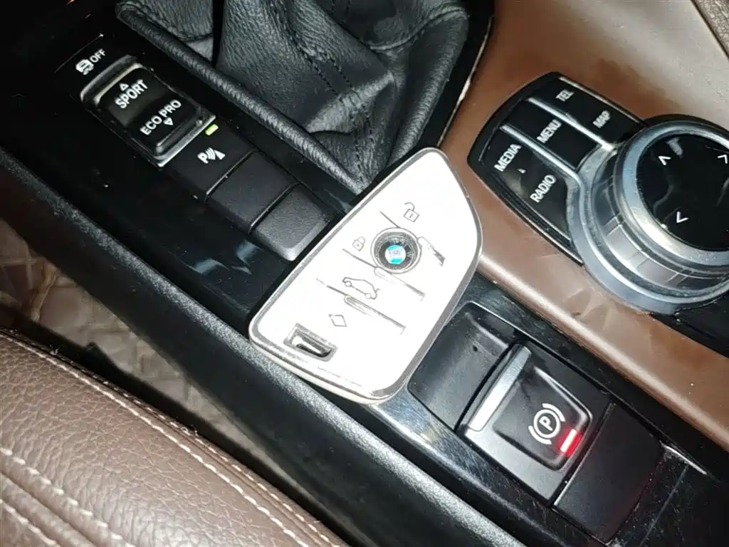 BMW X1 2016 sDrive20Li Luxury Model фото 9