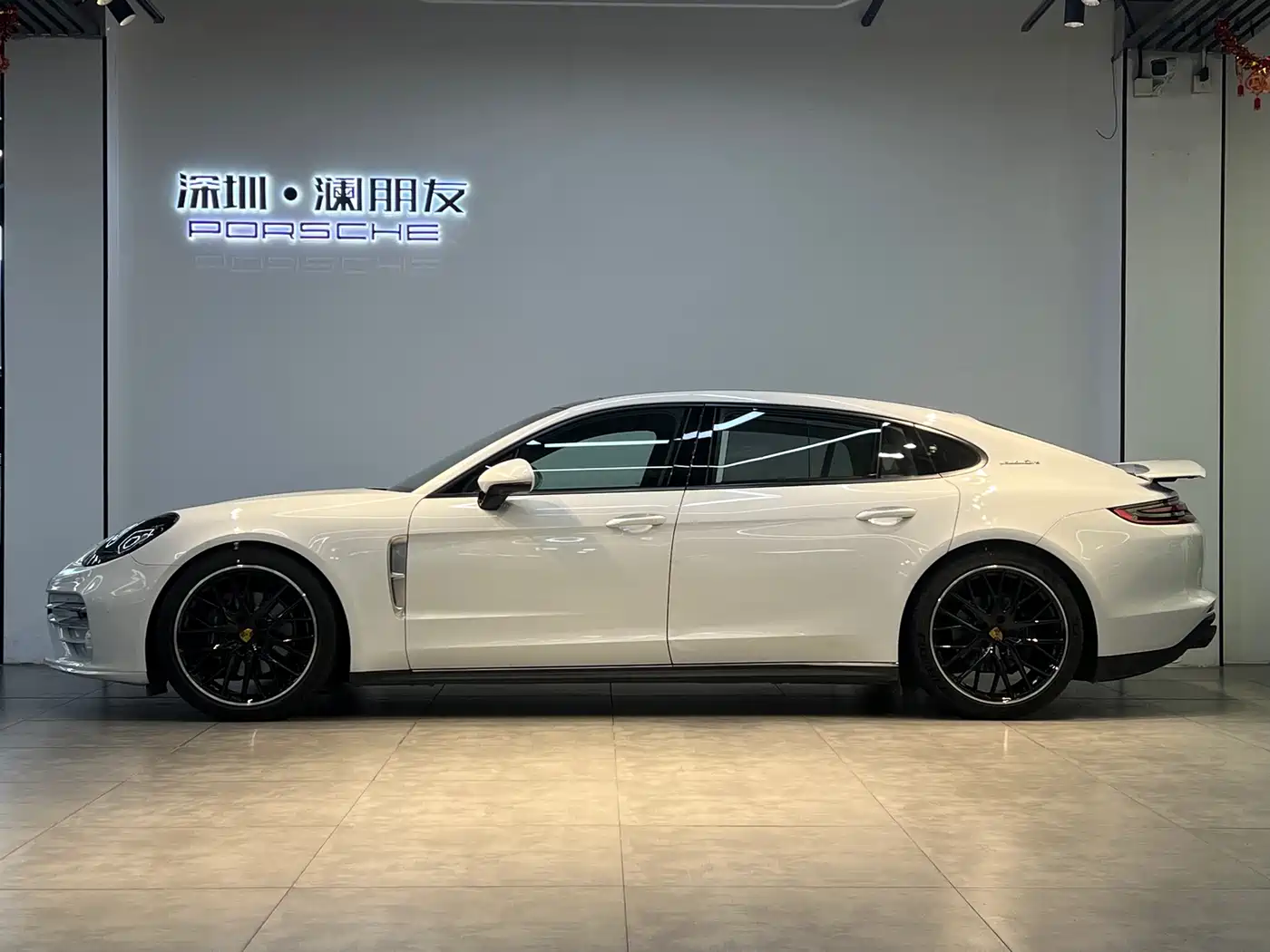 Porsche Panamera 2017 Panamera 4 Executive Long Wheelbase 3.0T фото 3