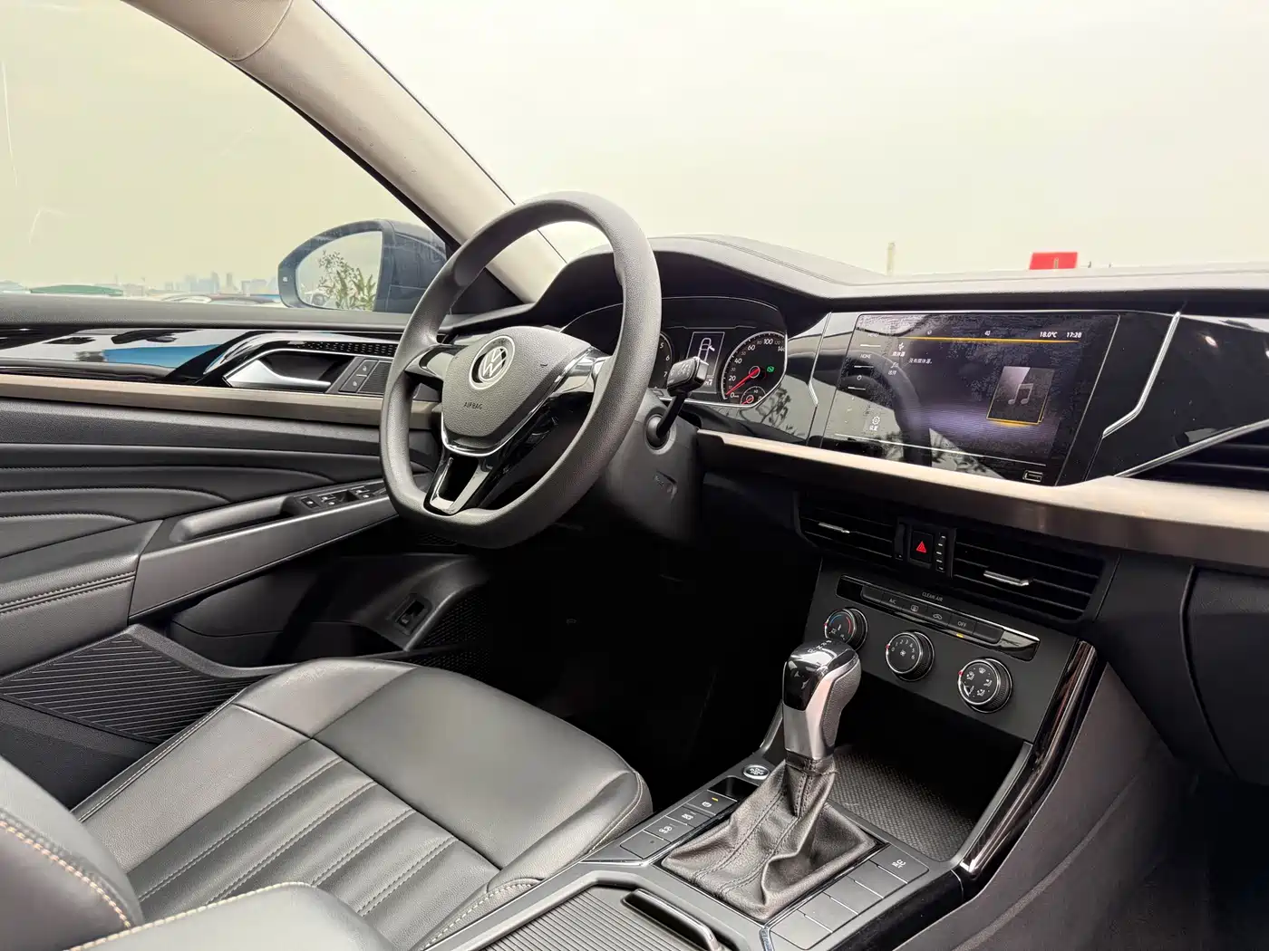 Volkswagen Passat 2020 Facelift 280TSI Business Version China VI фото 10