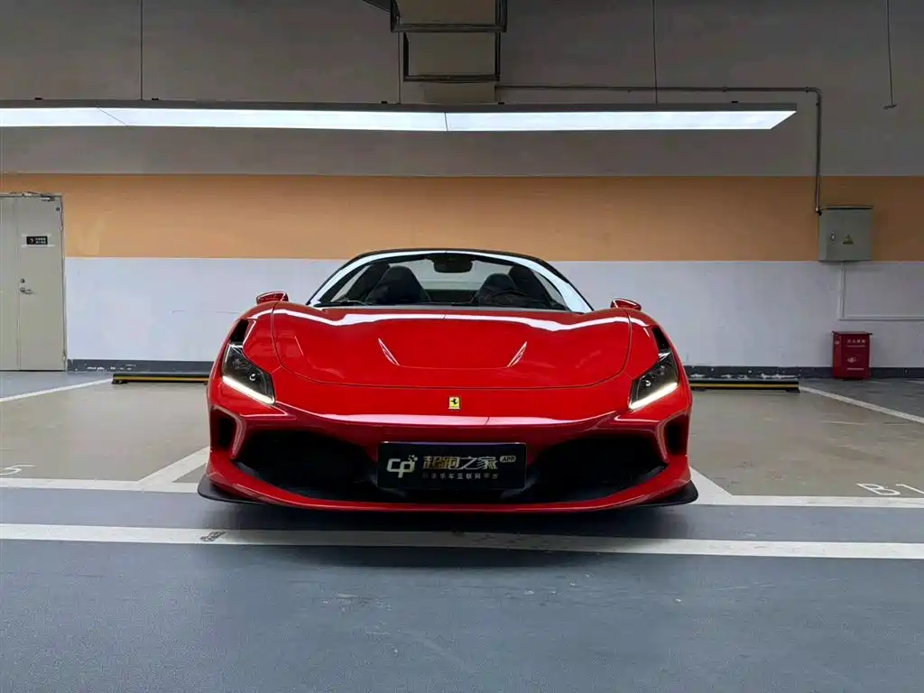 FERRARI F8