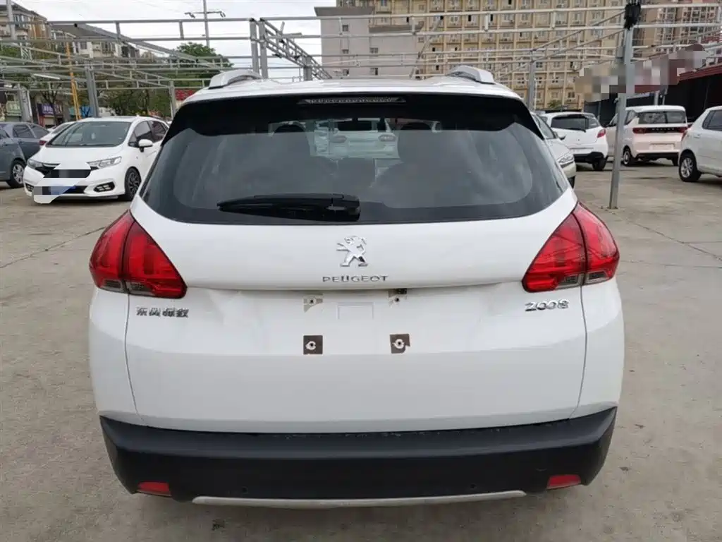 Peugeot 2008 2014 1.6L Manual Fashion Edition фото 6