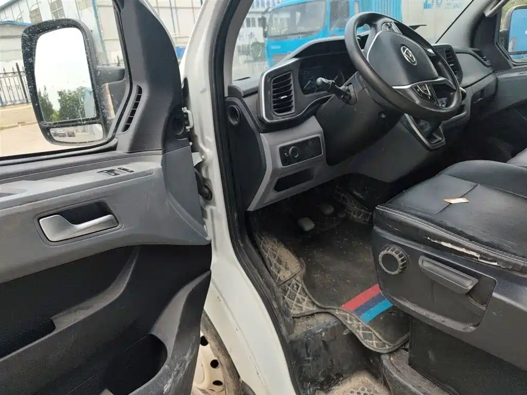 SAIC Maxus Xintu V80 2023 2.0T Manual Classic Aoyun Long Wheelbase Medium Roof 6/7/8/9 Seats фото 14