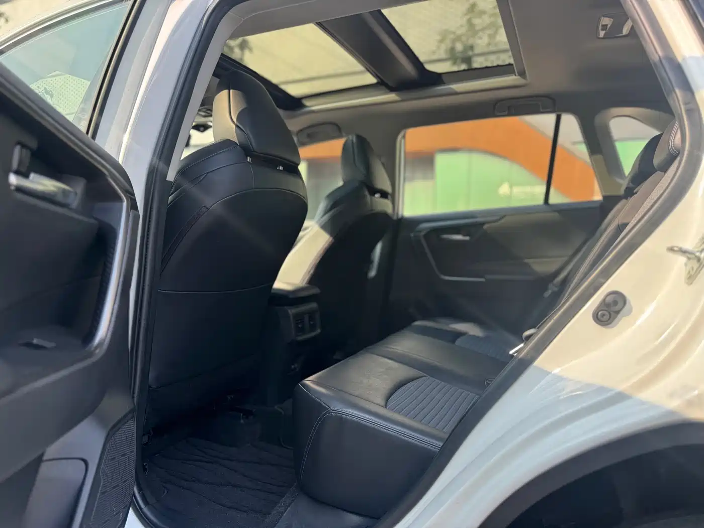 Toyota Wildlander 2020 2.0L CVT AWD Tech Edition фото 12