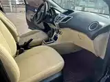 Фото 7 - Ford Fiesta