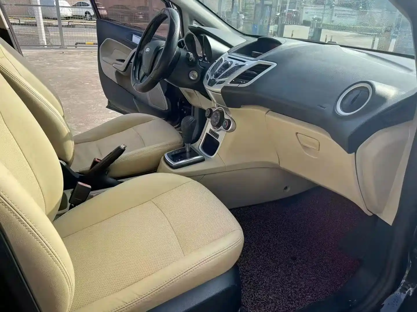Фото 7 - Ford Fiesta