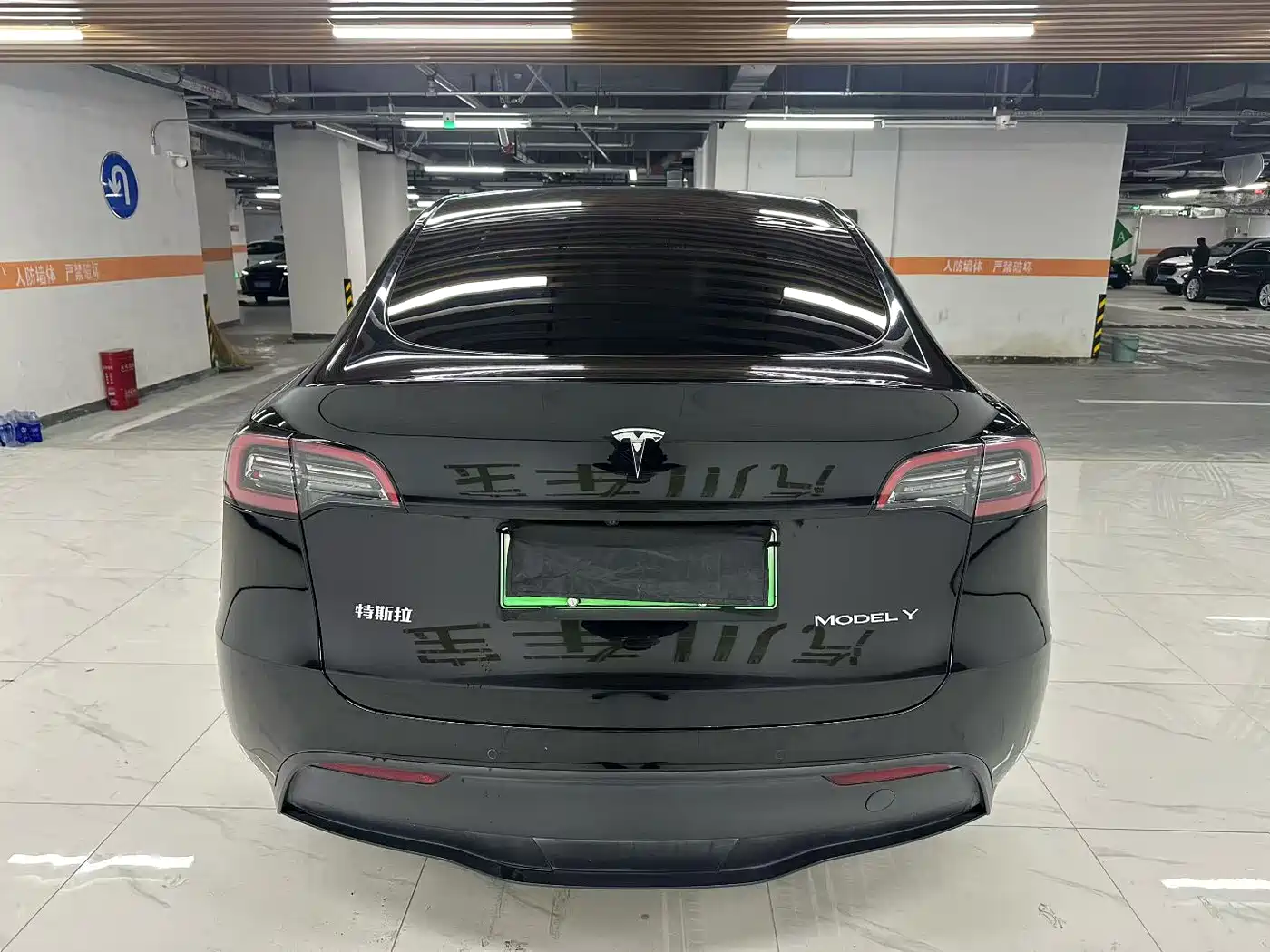 TESLA MODEL Y