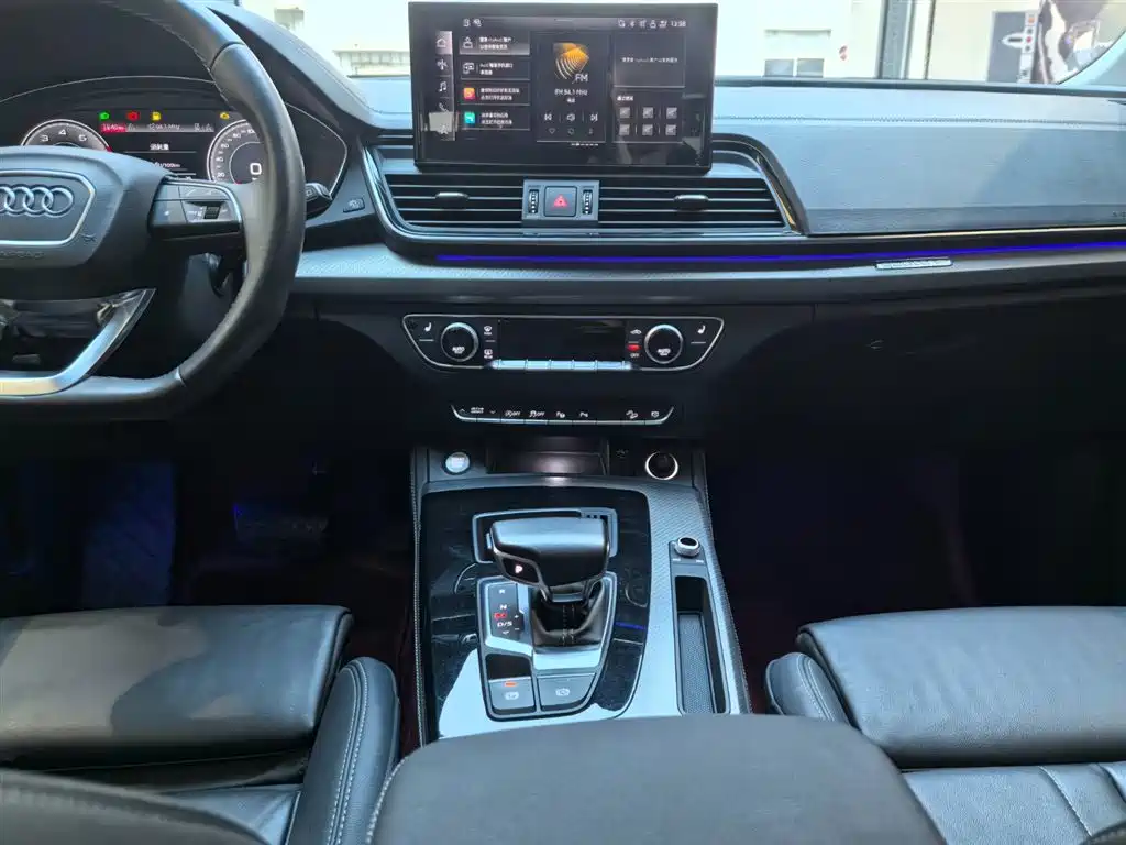 Audi Q5L 2022 40T Luxury Dynamic фото 8
