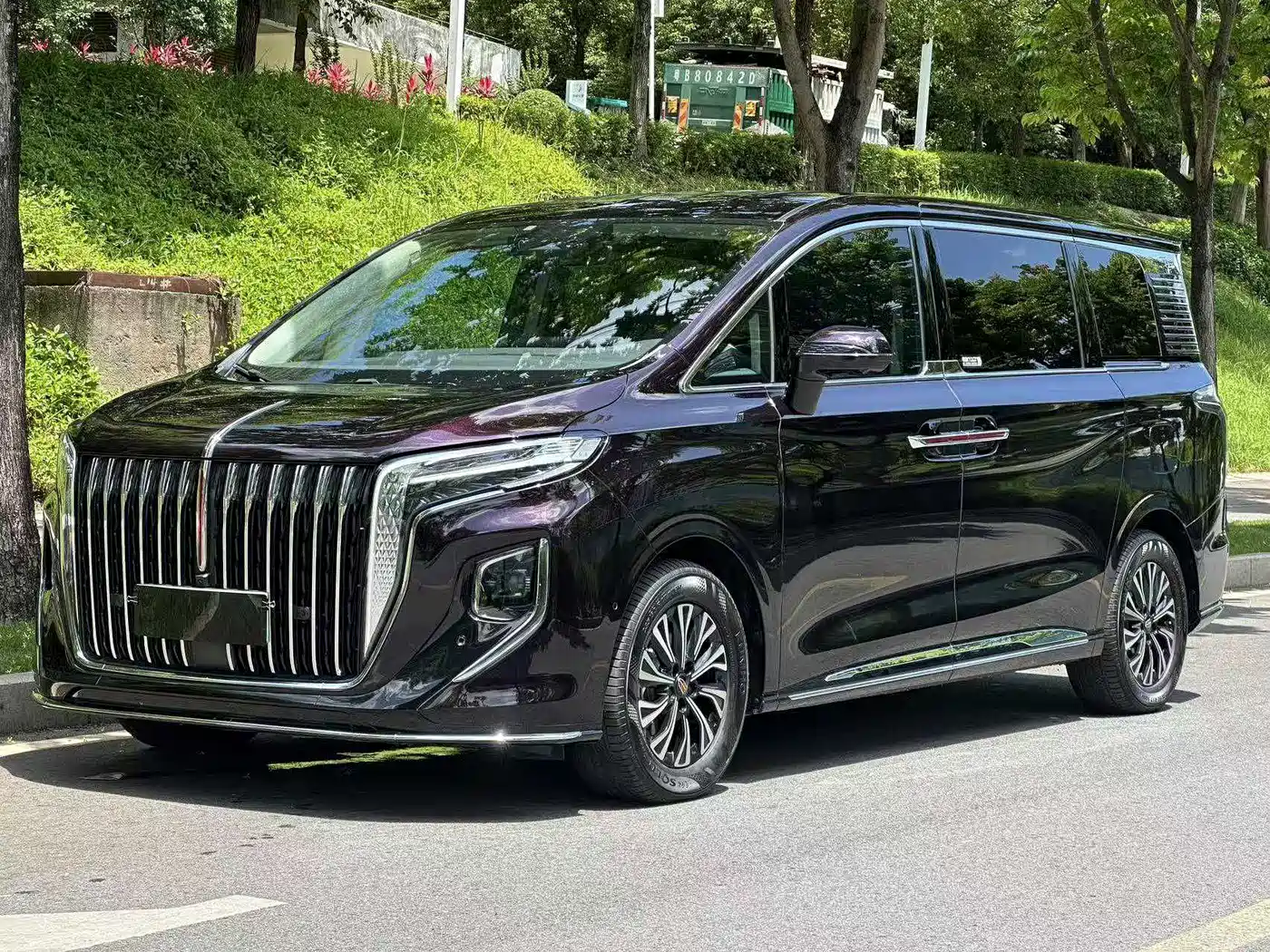 Hongqi HQ9 2024 Model 2.0T Luxury Edition