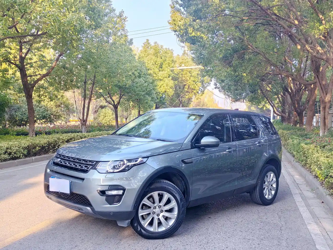 Land Rover Discovery Sport 2018 240PS SE Edition фото 2