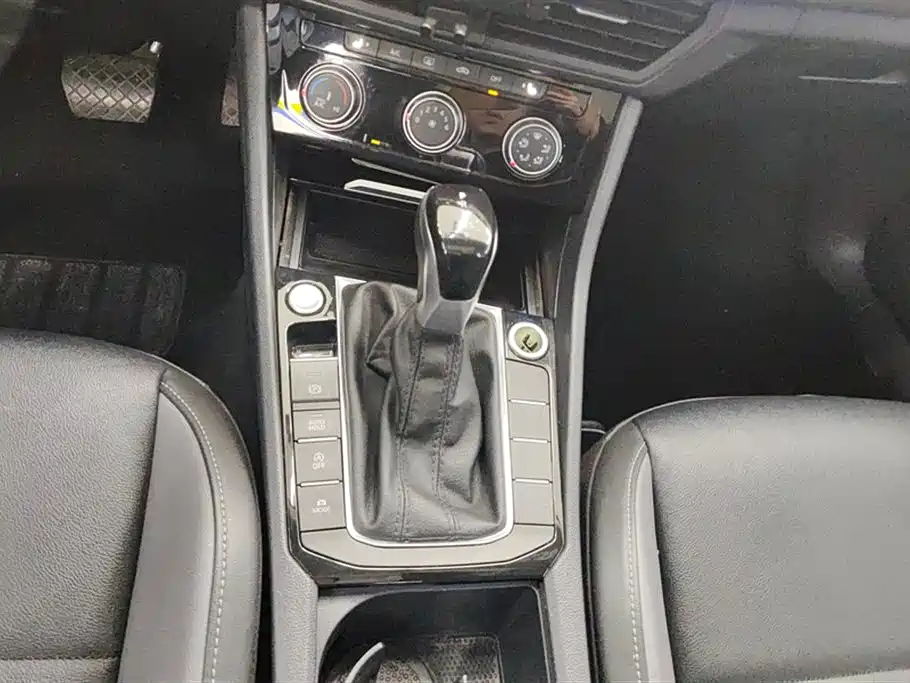 Volkswagen Sagitar 2022 280TSI DSG Soaring Edition фото 16