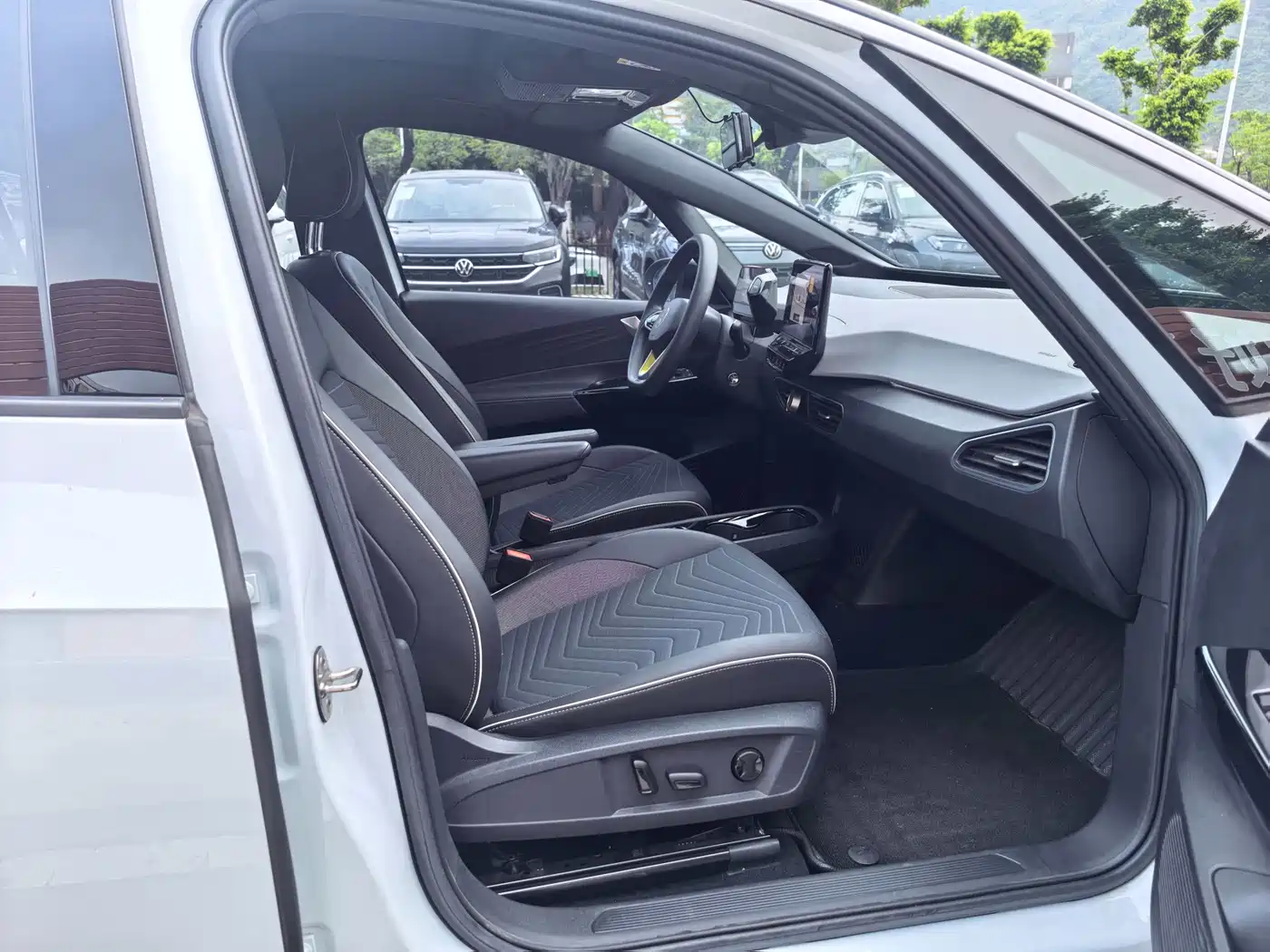 Volkswagen ID.3 2023 Upgraded Pure Intelligence Edition фото 5