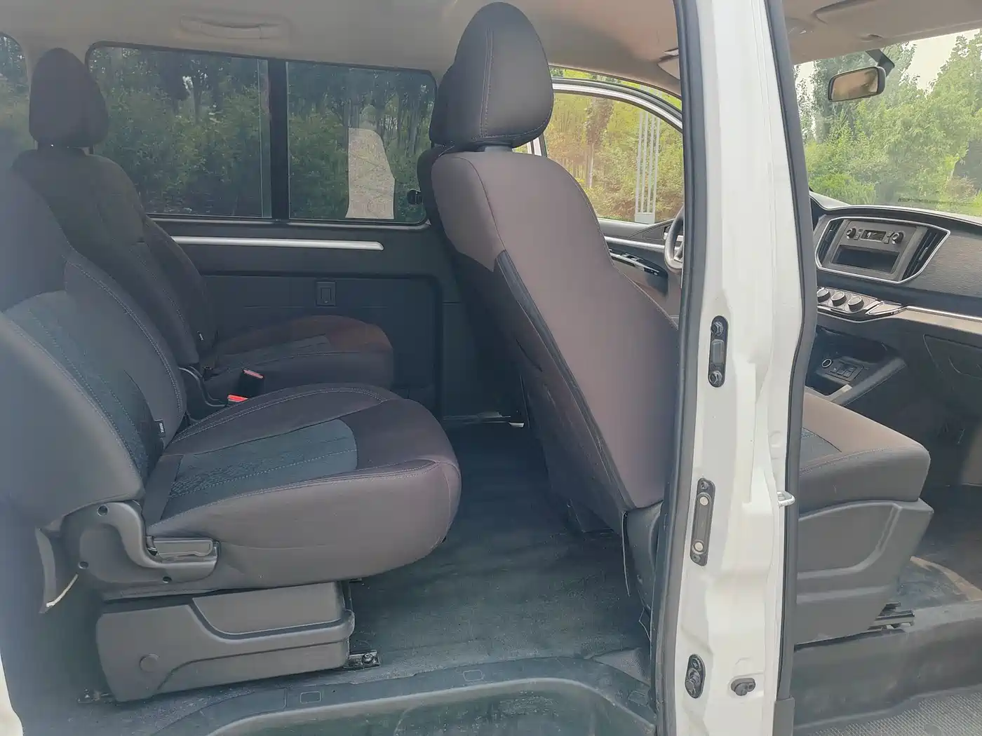 Dongfeng Fengxing Lingzhi New Energy 2025 2025 Model 410km Standard Edition Basic 7-seater
