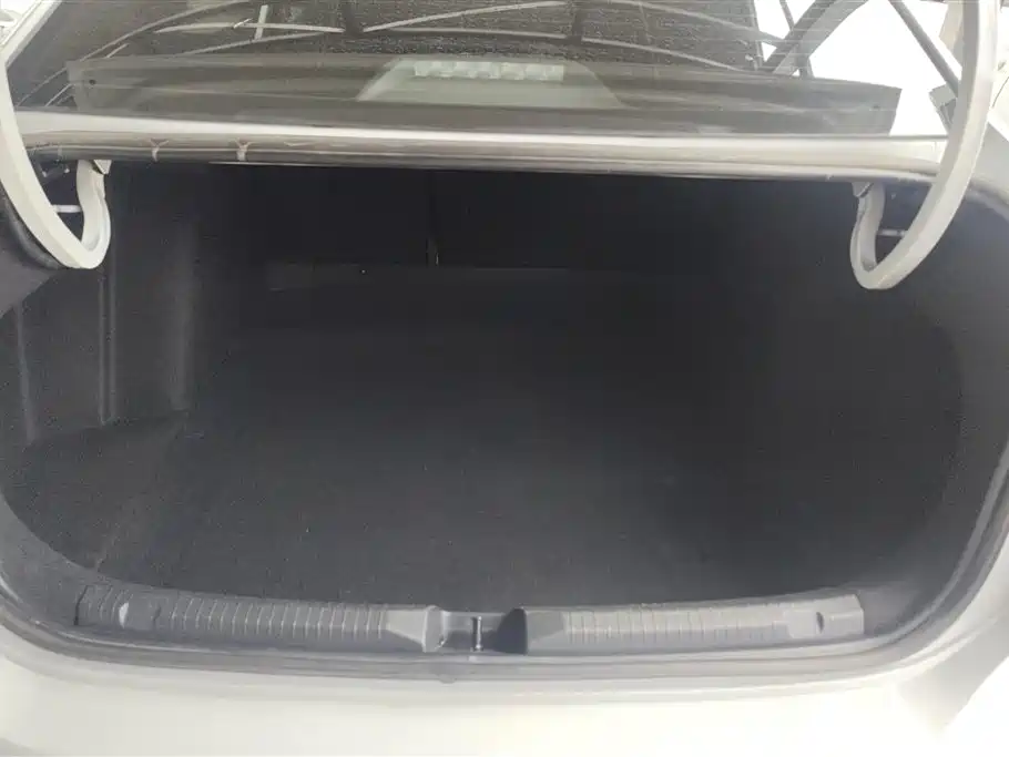 Volkswagen Lavida 2023 Facelift 1.5L Auto Comfort Edition фото 4