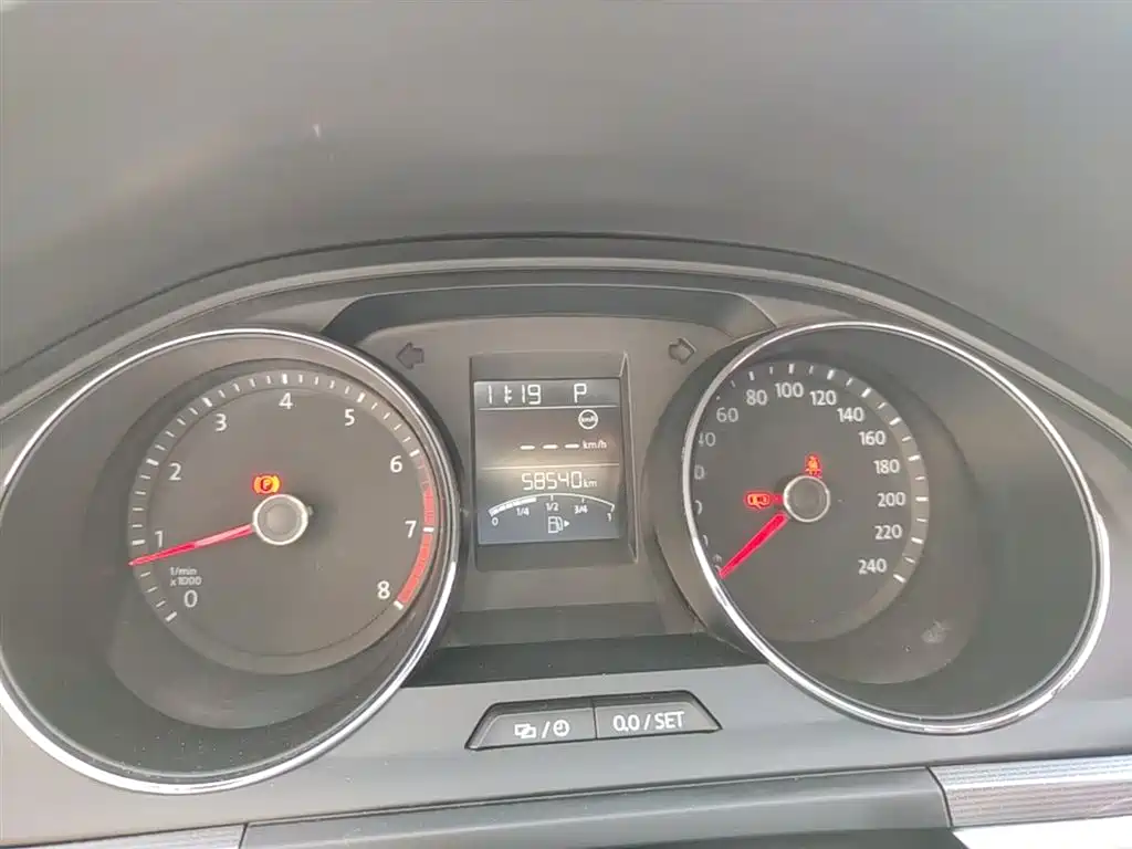 Volkswagen Bora 2018 1.5L Automatic Fashion фото 12
