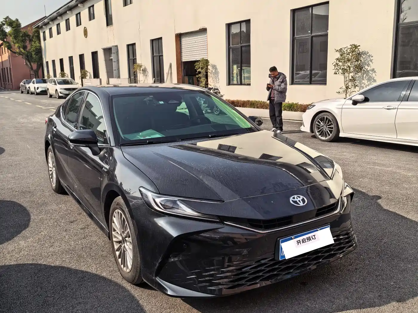 Toyota Camry 2024 Hybrid 2.0HG Premium Edition фото 3