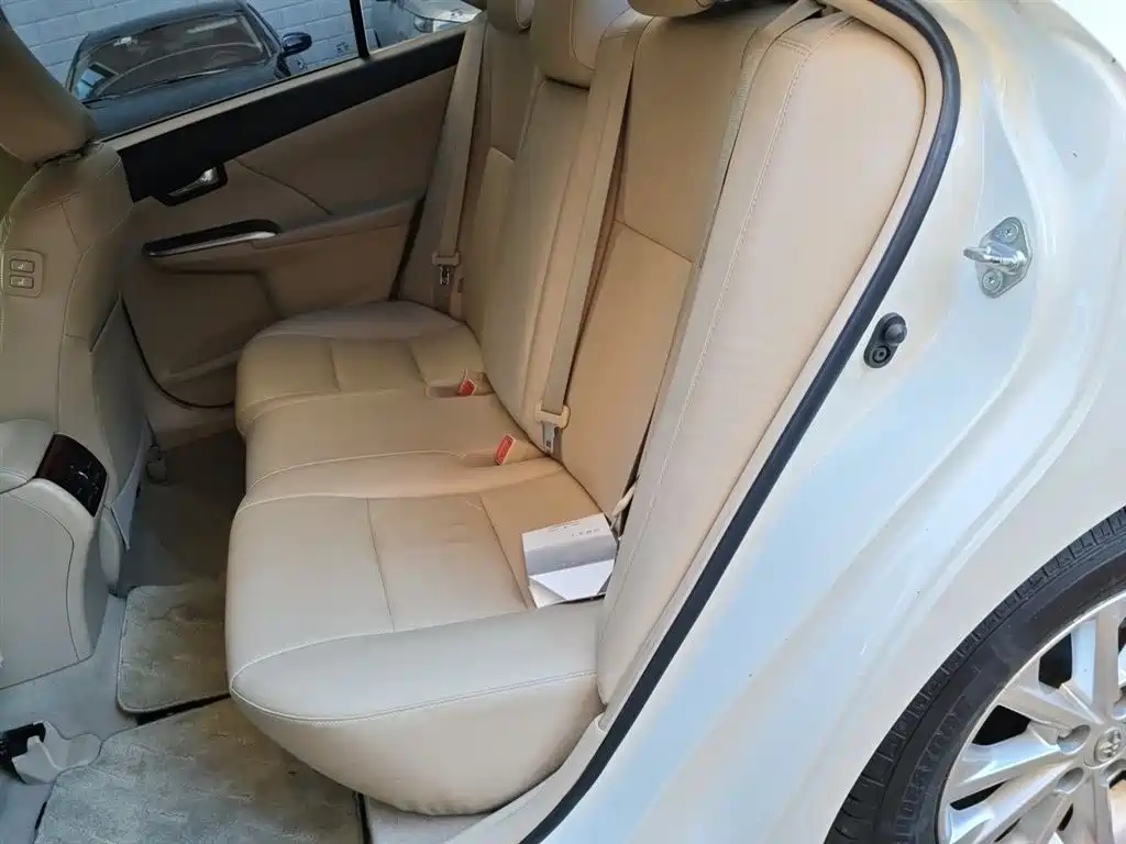 Toyota Camry 2012 2.5G Luxury Edition фото 18